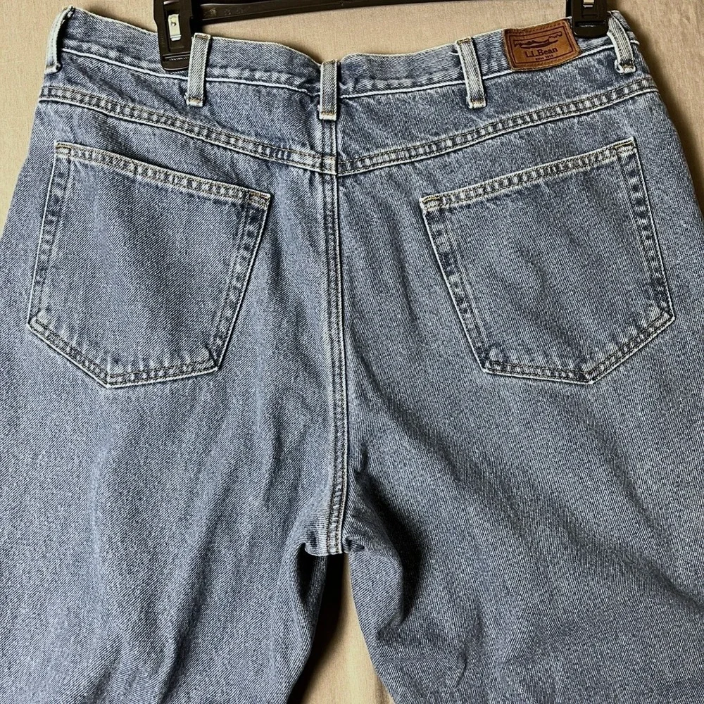 L.L. Bean Jeans Mens 38x30 Classic Fit Blue Straight Leg Denim EUC